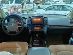 تۆیۆتا لاند کروزەر